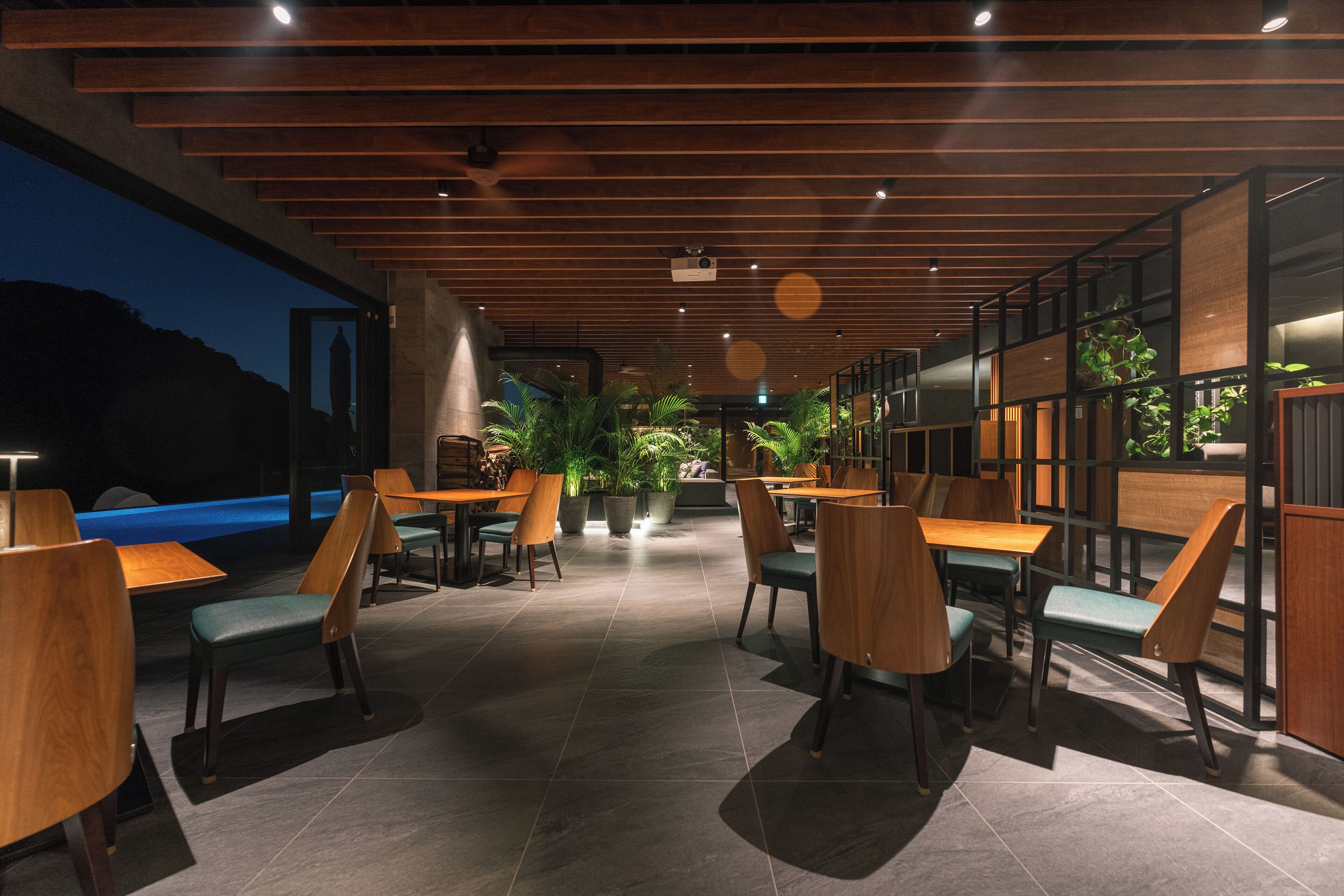 ロビーラウンジ