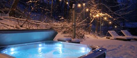 Bain à remous extérieur