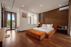 Room - Luxury Villa with 07Bedrooms, Private Pools, Jacuzzi, Sauna, Gym, BBQ, Karaoke. (Đà Nẵng)