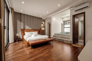 Spa - Luxury Villa with 07Bedrooms, Private Pools, Jacuzzi, Sauna, Gym, BBQ, Karaoke. (Đà Nẵng)