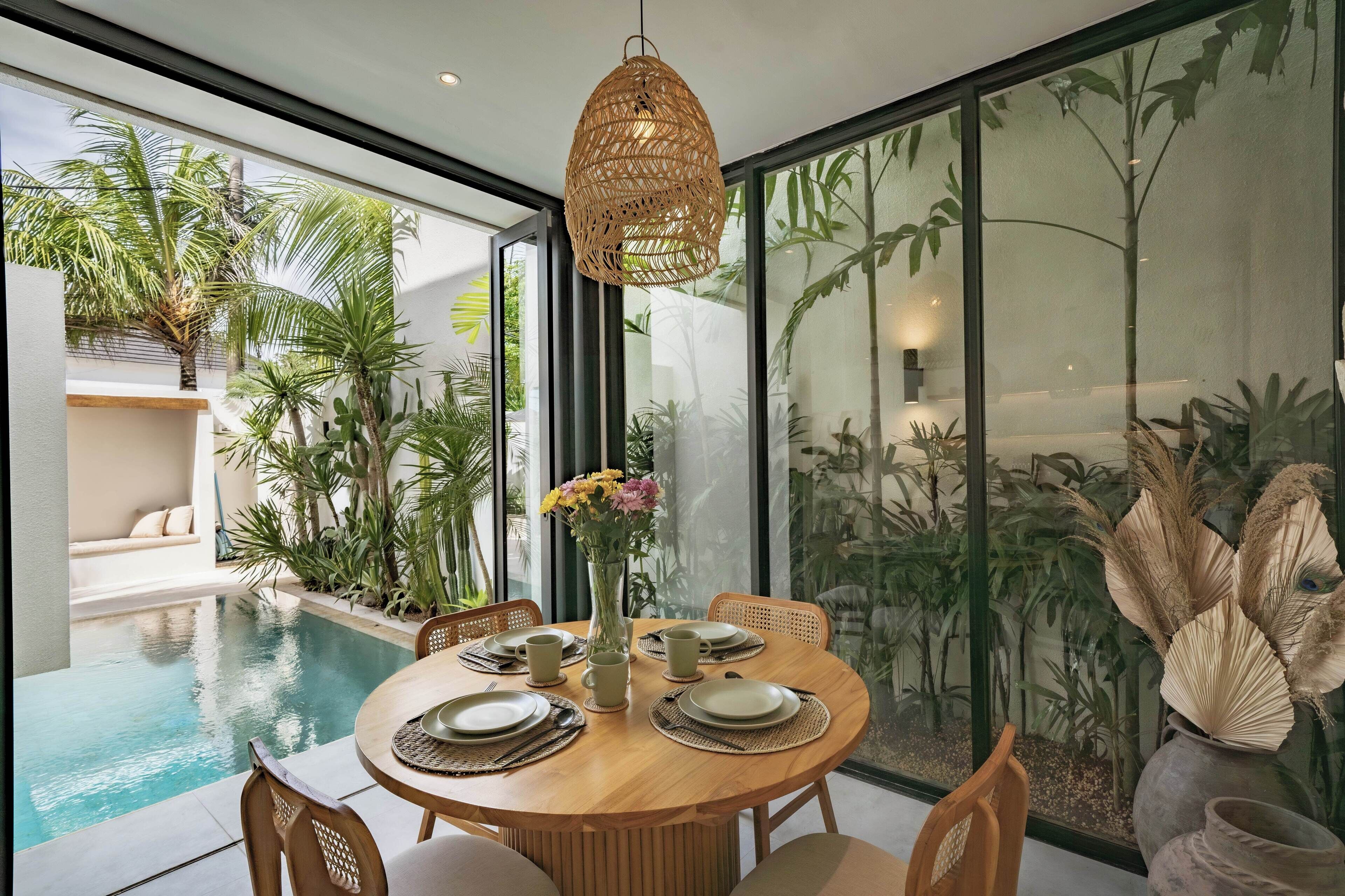 Luxury Villa, 1 King Bed, Private Pool | In-room dining