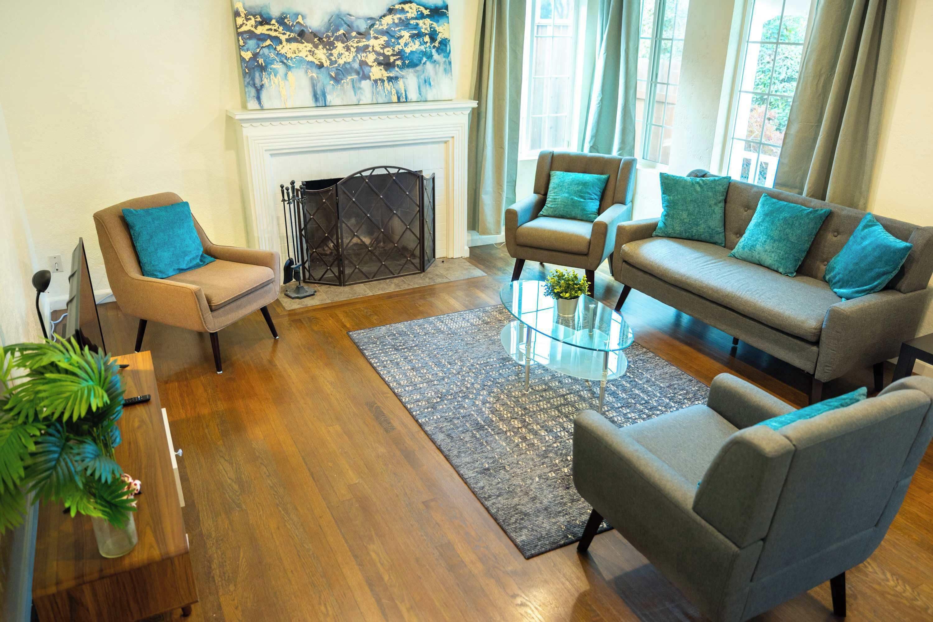 TV, fireplace, offices