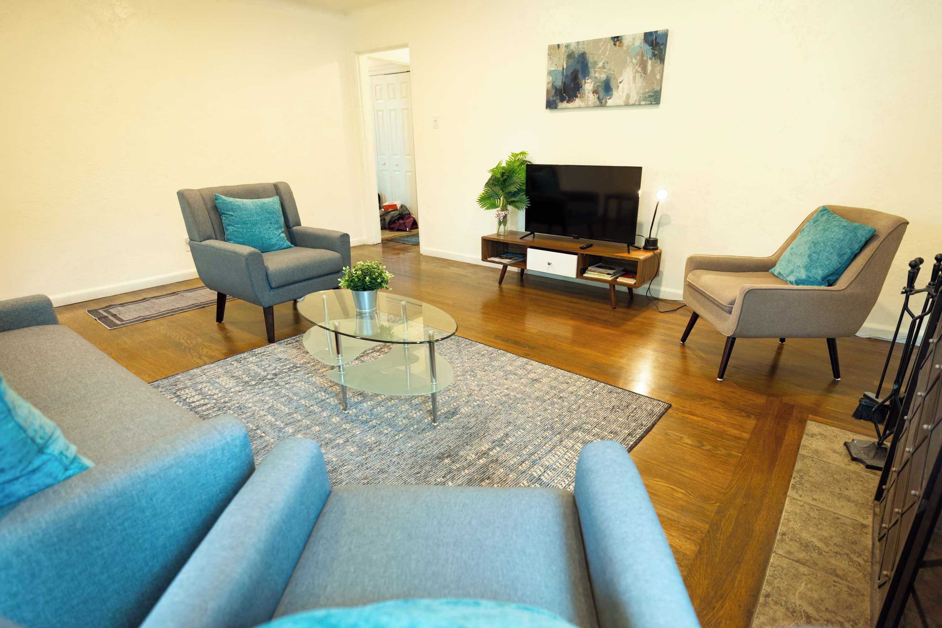 TV, fireplace, offices