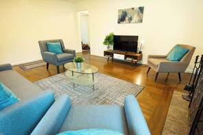 Fernseher, Kamin, Arbeitsbereiche