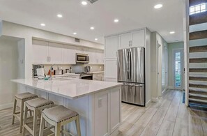 Private kitchen - Beautiful 2-Bedroom, 2.5-Bath Condo Minutes From the Beach (Naples)