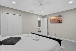 アイロン / アイロン台、WiFi、ベッドシーツ