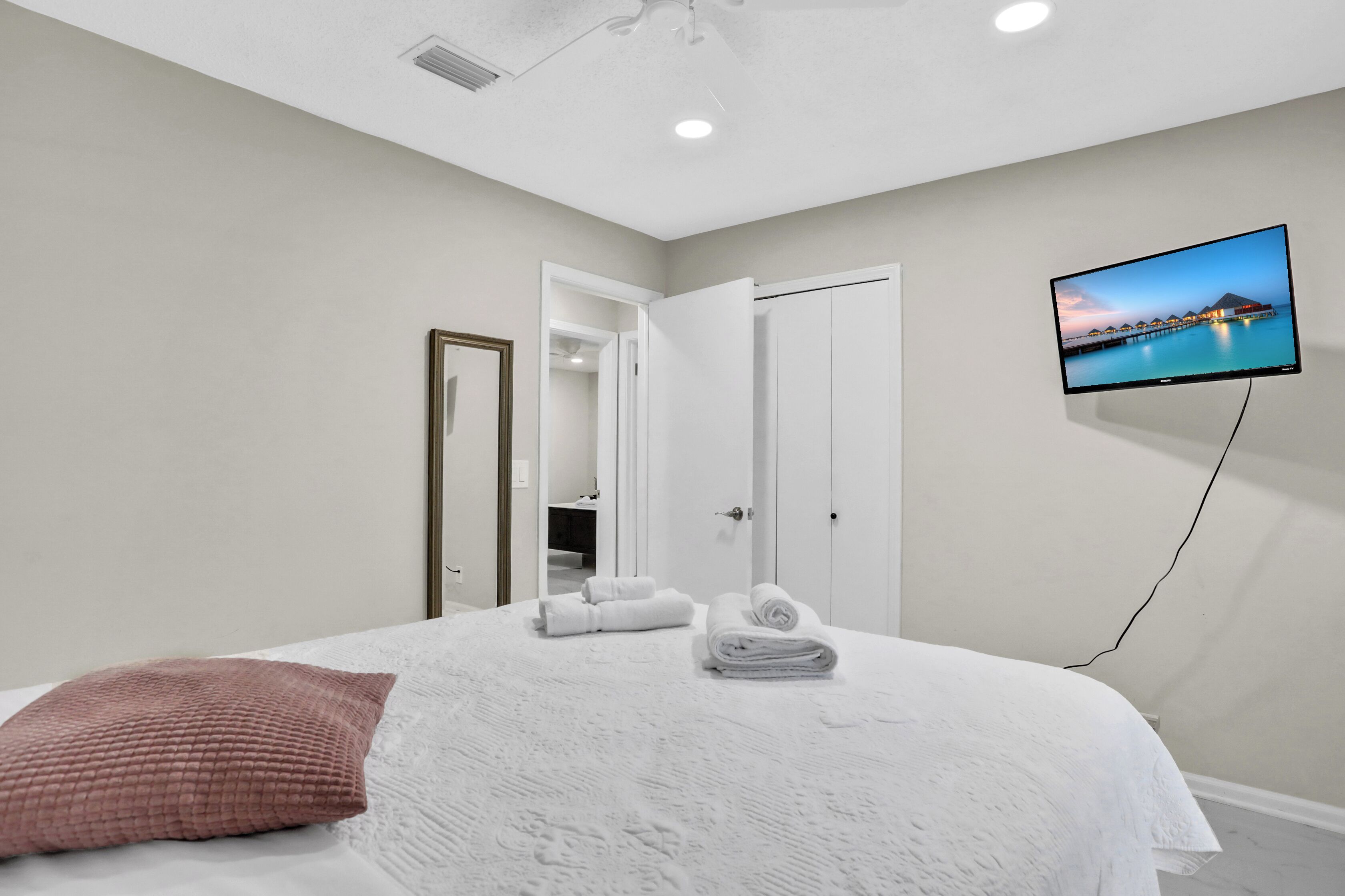 アイロン / アイロン台、WiFi、ベッドシーツ