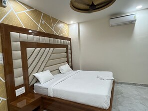 Room - HOTEL NEW KASHI PALACE (Varanasi)