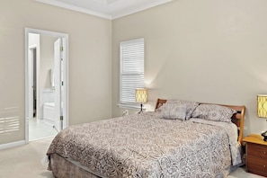 4 Schlafzimmer, Schreibtisch, Bügeleisen/Bügelbrett, kostenloses WLAN