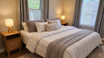 3 多间卧室、免费 WiFi、床单