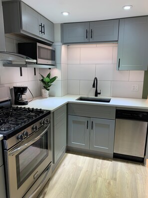 Private kitchen - Central Telluride Cottage -- Maddy's@Telluride (Telluride)