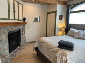 1 bedroom, iron/ironing board, Internet, bed sheets - Central Telluride Cottage -- Maddy's@Telluride (Telluride)