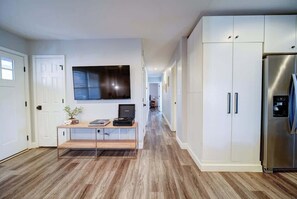 Interior - Stylish Charlotte Home: 4BR, BBQ, Free Parking & Modern Comfort (Charlotte)