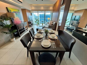 Interior - BGC Uptown Lower Penthouse 2BR w/ balcony + Parking (Taguig)
