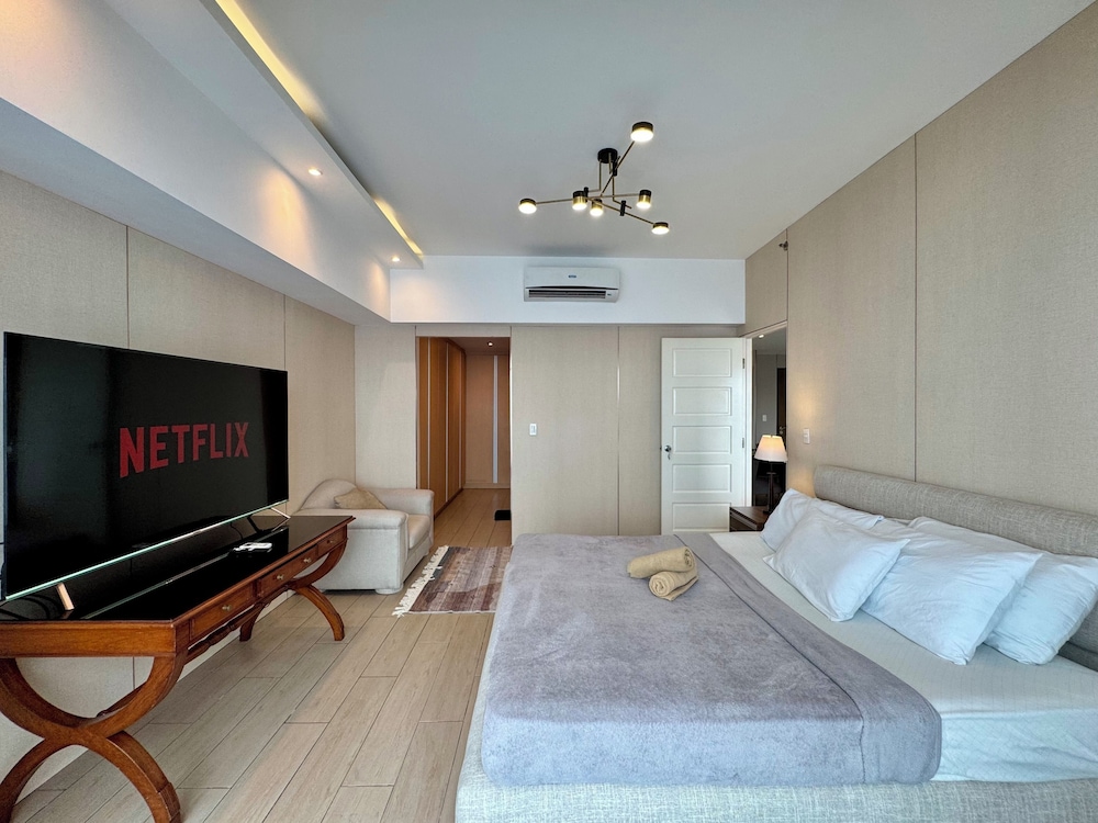 Uptown 550 | Luxury Apartments for Rent in Charlotte NC