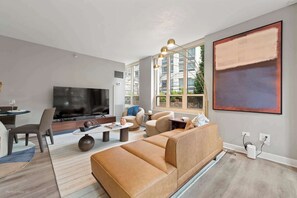 Unclassified image, 5 of 32, button - Designer 3BR with Resort Amenities and Balcony (Chicago)
