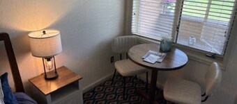 The Grand Duplex of Silvercreek Inn. Combination of two lock off units.