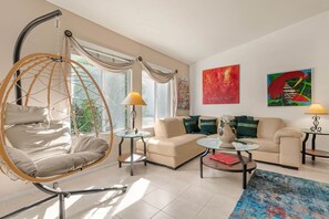 Chimenea, futbolito, mesa de ping pong, estéreo