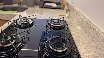 Comfort Apartment, City View | Private kitchen