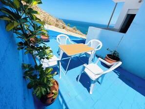 Outdoor dining - Luxurious condo + 2 romantic patio/ terrace (Al Hoceima)