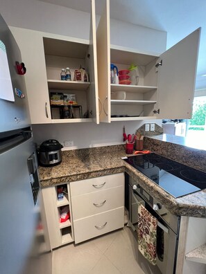Mikrovågsugn, ugn och spishäll