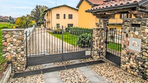 Property grounds - Green Haven by Interhome (Caronno Varesino)