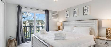 2 bedrooms, internet, bed sheets