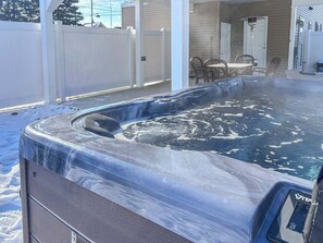 مغطس سبا خارجي