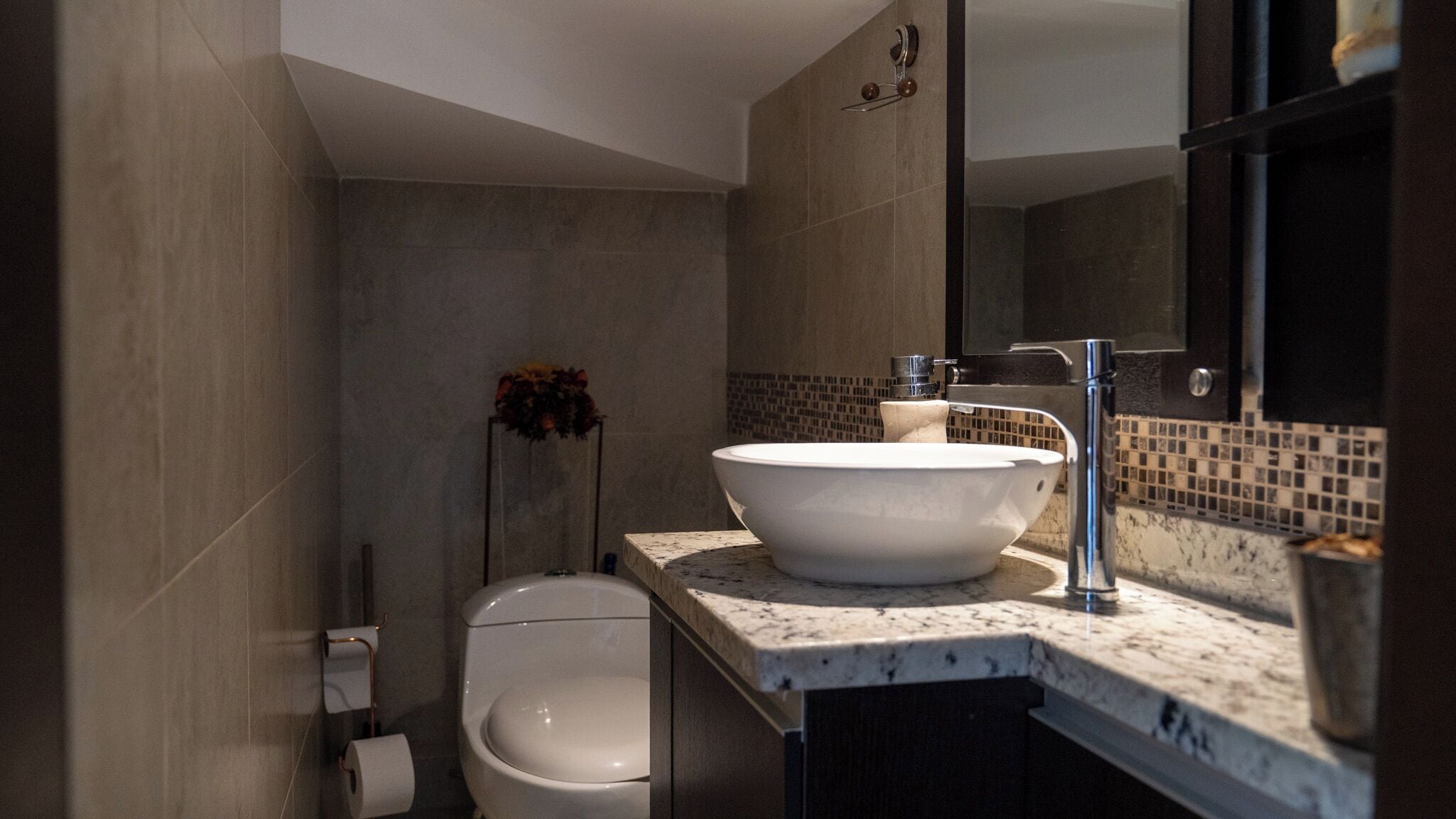 Jetted tub, hair dryer, towels, soap