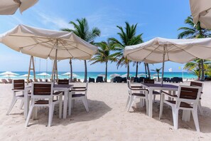 Beach - Vista Boho – 2BR w/ Golf View + Pool & Beach Acces (Bavaro)