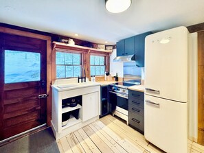 Mikrovågsugn, ugn och spishäll