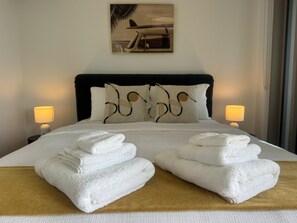 Iron/ironing board, free WiFi, bed sheets - Rooftop Pool with CBD View | Luxe 2BR Free Parking (East Brisbane)