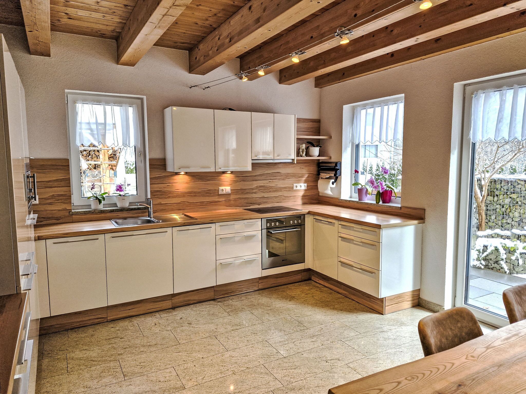 Frigorifero, microonde, forno, lavastoviglie