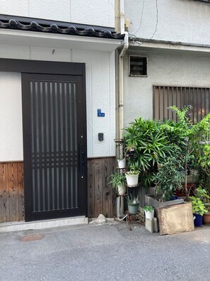 Front of property - meisei nihonya (Osaka)