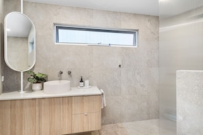 Hair dryer, towels - Luxury Miami Coastal – A Luxe Coastal Retreat (Miami)