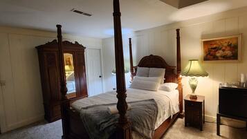 1 bedroom, iron/ironing board, free WiFi