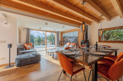 Luxury Mountain Chalet Pool Sauna Cinema, Argentière (Chamonix), France