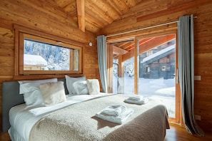 5 quartos, Wi-Fi de cortesia, roupa de cama