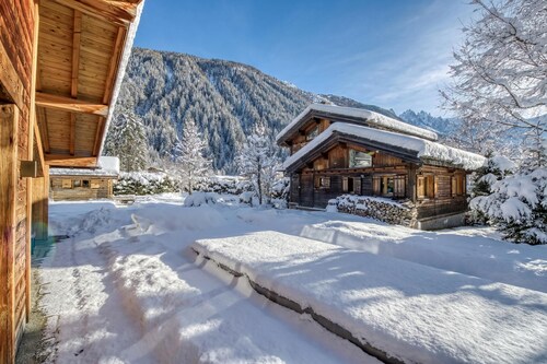 Luxury Mountain Chalet Pool Sauna Cinema, Argentière (Chamonix), France