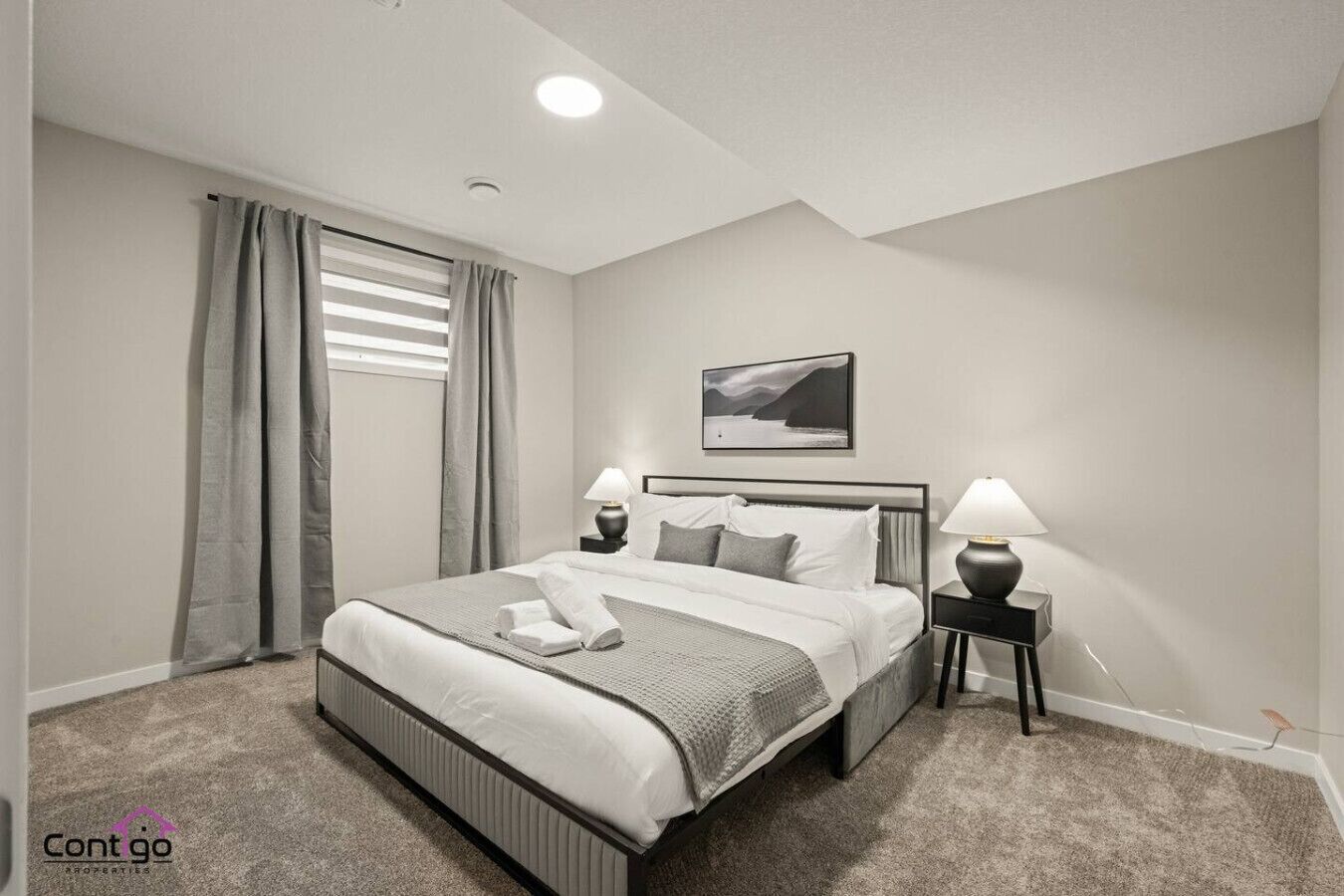 Desk, iron/ironing board, travel cot, WiFi