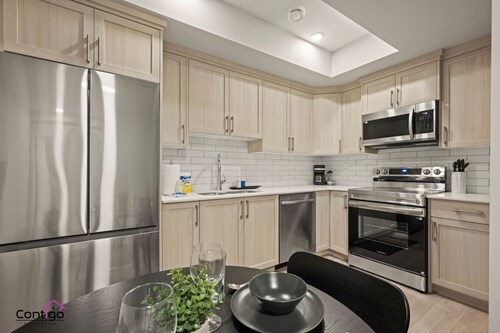 Driftwood Hideaway | Near WEM & Airport | FastWiFi