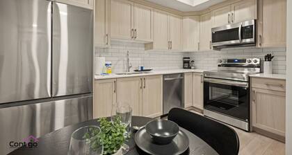 Driftwood Hideaway | Near WEM & Airport | FastWiFi