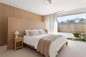 4 bedrooms, desk, iron/ironing board, WiFi