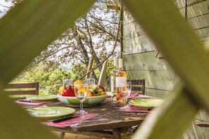 Outdoor dining - Villa with Independent Studio, Pool, Jacuzzi, Playground, Quiet Nature (CHATEAUVERT)
