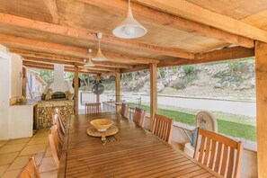Outdoor dining - Villa with Independent Studio, Pool, Jacuzzi, Playground, Quiet Nature (CHATEAUVERT)