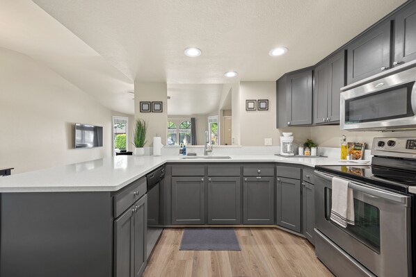 Private kitchen - Comfy Clean Quiet 1 Level Centrally Located Home (Boise)