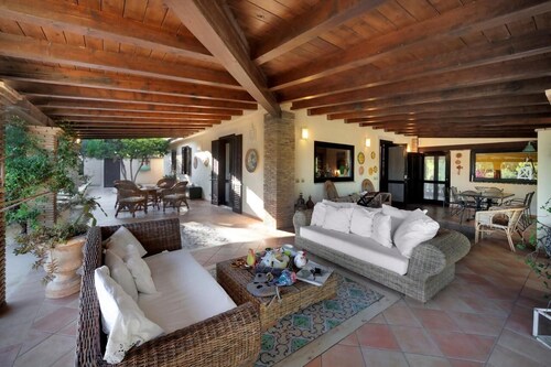 villa vigata in kaucana beach in front of the sea