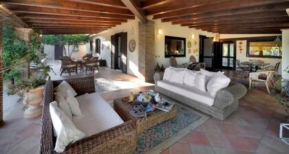 villa vigata in kaucana beach in front of the sea