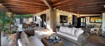 villa vigata in kaucana beach in front of the sea