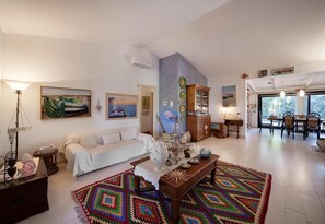 Smart TV, books, stereo - villa vigata in kaucana beach in front of the sea (Santa Croce Camerina)